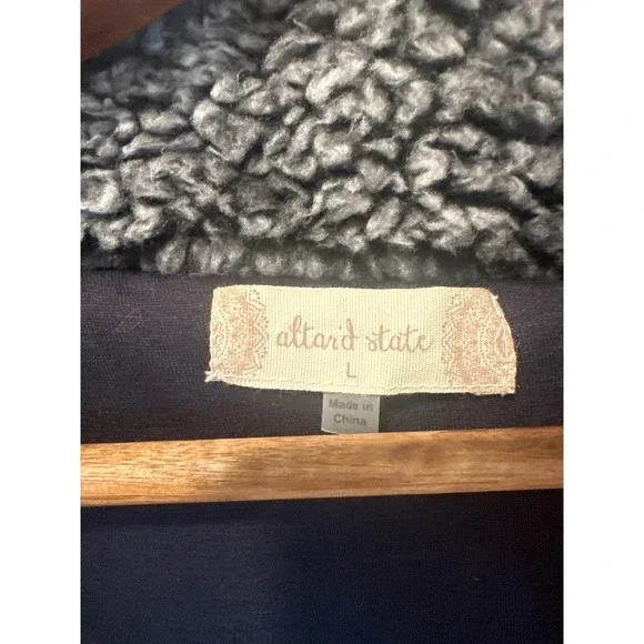 Altard State Womens Gray Faux Fur Sleeveless Vest Size L Layering - Picture 5 of 5